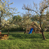 Garten mit Spielhaus und Grillmöglichkeit