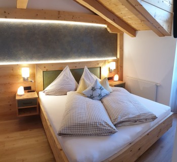 Schlafzimmer App.4