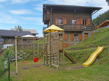 Kinderspielplatz nur für das Chalet.