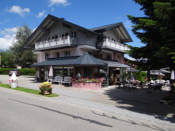 Vintage Hotel Charivari mit Restaurant Wintergarten