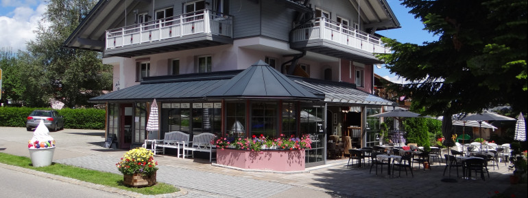 Vintage Hotel Charivari mit Restaurant Wintergarten