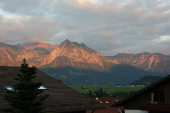 Bergblick von den Balkonen der Zimmer