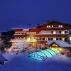 Hotelansicht im Winter