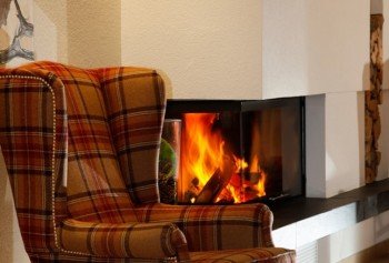 Der Kamin lädt zum Verweilen ein