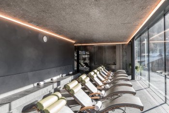 Ruhebereich Schwimmbad die berge lifestyle hotel Sölden
