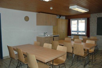 Aufenthaltsraum mit Kochnische