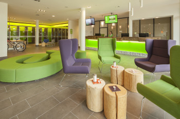Die Explorer Lounge ist der Mittelpunkt aller Alpen-Entdecker