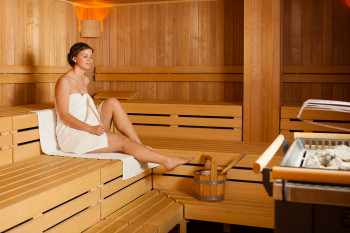 Sport Spa mit Sauna, Dampfbad, Infrarotkabine und Fitness