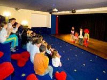 Kindertheater, Kino