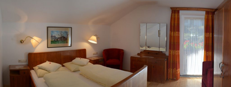 Schlafzimmer 1