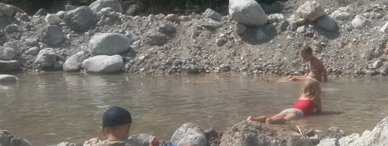 Spielen am Naturbach