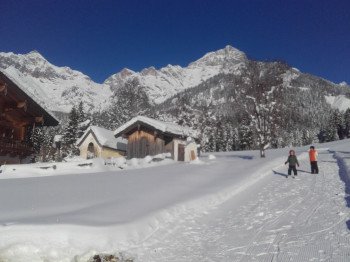 Kinder beim Skifahren