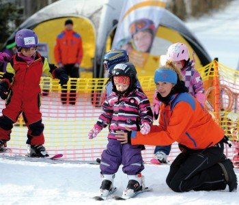 Bis zur Skischule sind es gerade mal 100 m!