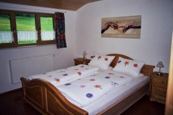 Zimmer 2 mit 220 cm Betten