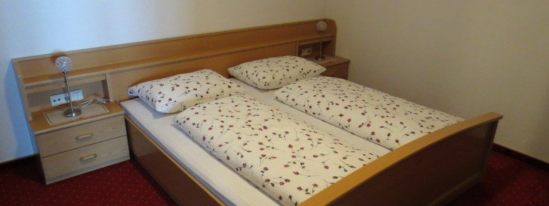 Großes Schlafzimmer