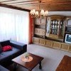 - WOHNSCHLAFRAUM MIT SAT-TV UND AUSZIEHCOUCH -