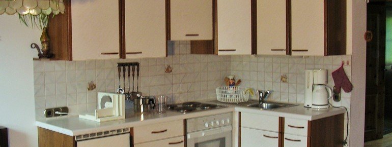 gut ausgestatteter Küchenblock