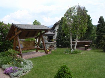 Garten mit Grillecke