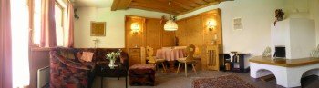 Wohnzimmer mit zusätzlichen Schlafgelegenheiten