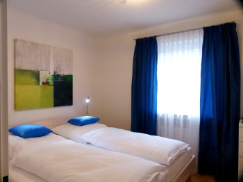 Schlafzimmer Doppelbett 1,80m x 2,00m