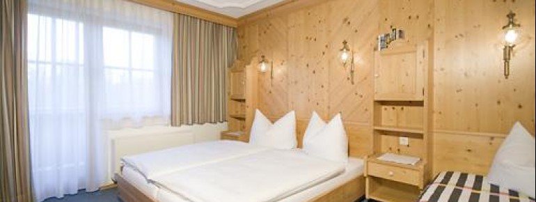 Die Schlafzimmer haben 2-3 Betten und Alergikerbettwäsche.