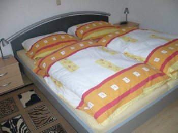 Schlafzimmer Ap. B Doppelbett