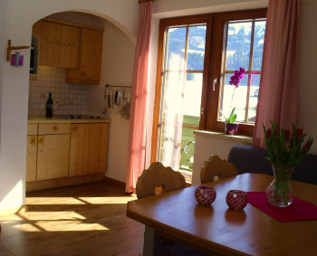 Wohnküche Wohnung Rosa
