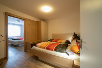 Wohnung Butzes Schlafraum 2 und 3 mit Verbindungstür