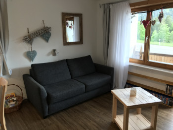 Sehr gemütliche und moderne Schlafcouch mit 20cm Gelmatratze