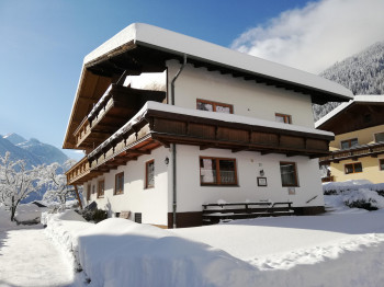 Hausansicht Winter