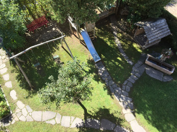 Unser Garten mit Liegewiese