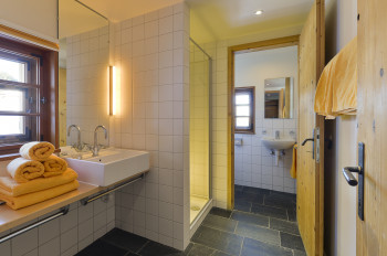 Badezimmer mit Fußbodenheizung