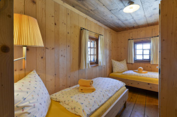 Zwei Bett Zimmer