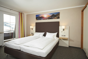 Schlafzimmer 1