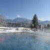 Schwimmbad im Winter mit 32°
