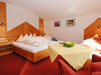 Apart Zimalis in Galtür Tirol bei Ischgl-Paznaun, Dreibettzimmer