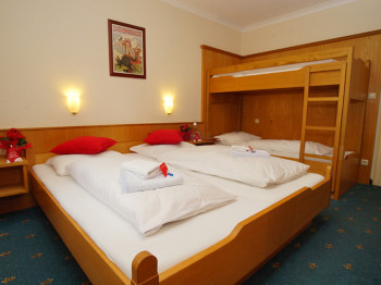 4-Bett Zimmer