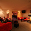 Lounge mit Kamin