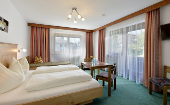 Dreibettzimmer