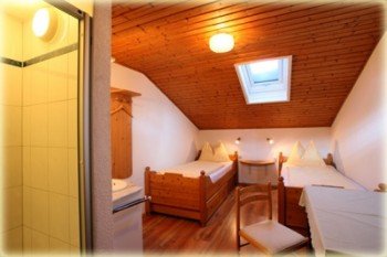 2-Bettzimmer mit Dusche