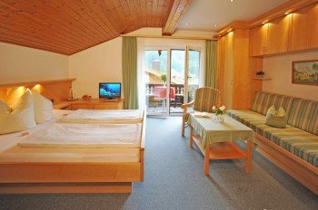 Doppelzimmer mit Balkon
