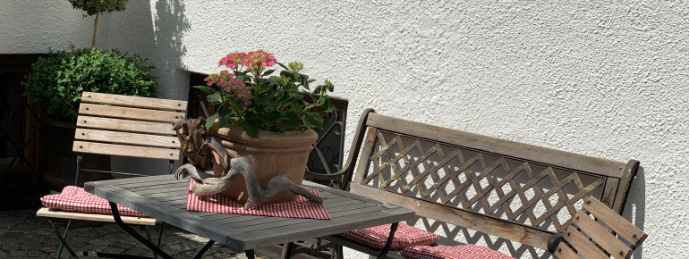 Sitzmöglichkeiten im Garten
