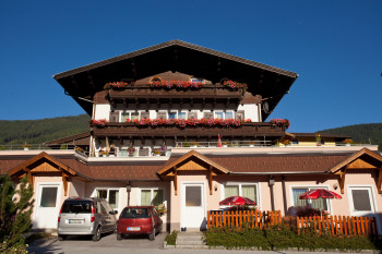 Chalets mit Parkplatz und Terrasse. Eigener Eingang!