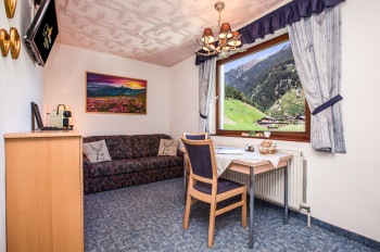 Wohnung Nr. 2 mit Panoramfenster im Gästehaus Kartnaller
