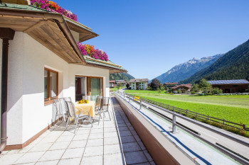 Große Terrasse bei der Wohnung Nr. 5