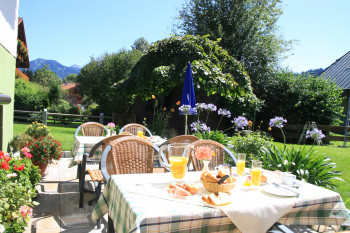 Frühstück im Garten