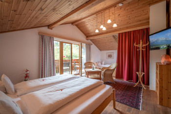 Chalet Villa Rosa im Hotelgarten
