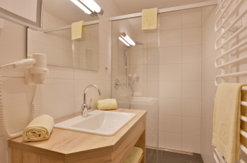 Badezimmer der neuen Zimmerkategorie "plus"