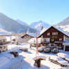 Gatterhof in Riezlern mit dem Haupt- u. Nebenhaus