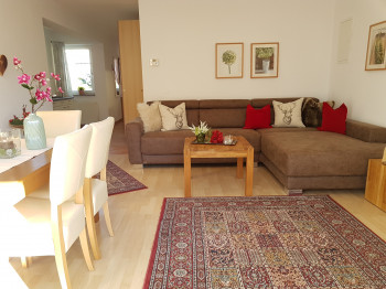 Wohnzimmer und Esszimmer Wohnung A